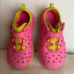 Stride Rite Made2Play Phibian Size 7